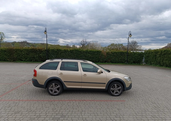 Skoda Octavia cena 33900 przebieg: 151700, rok produkcji 2011 z Glinojeck małe 154